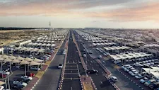 رغم تراجع الدولار.. رابطة التجار تستبعد انخفاض أسعار السيارات المستوردة 15%