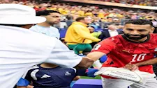 بعد مقابلة محمد صلاح.. صامويل جاكسون يتابع مباريات كأس العالم- صور