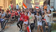 فرحة في أسيوط بعد هدف مصر وتألق شوبير أمام الأرجنتين -صور