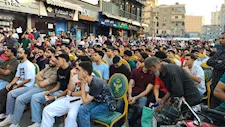 أفراح بين شوطي اللقاء.. جماهير الشرقية تحتفل بهدف مصر فى الأرجنتين -صور 