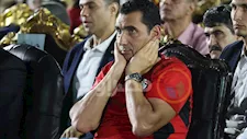 بالصور.. الحزن يخيم على وزير الشباب ومحافظ القاهرة بعد مغادرة المونديال