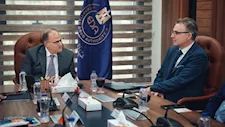 هيئة الدواء تبحث مع شركة بولندية توطين تصنيع المتتبعات الإشعاعية في مصر