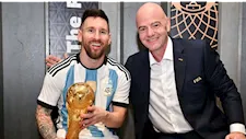 هل ميسي "مدلل الفيفا"؟.. وقائع تثير الجدل من جديد