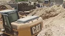   جهود مكثفة بأسيوط للبحث عن مسن وابنته انهار عليهما بئر للتنقيب عن الآثار