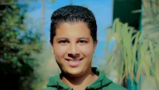 جاءه نبأ صدارة مصر وهو فوق سقالة المعمار.. قصة أحمد الأول على الجمهورية بالدبلوم الصناعي