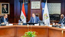محافظ المركزي يبحث مع وزير الخارجية ورئيس أفريكسيم بنك تحضيرات عقد منتدى إفريقيا للأعمال في العلمين