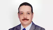 الدكتور محمد عبدالعزيز مهلل قائمًا بأعمال رئيس جامعة أسوان