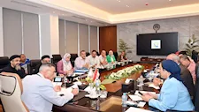 محافظ جنوب سيناء يبحث مطالب الكنيسة الأرثوذكسية ويوجه بحلول عاجلة