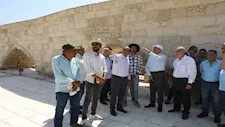 محافظ القاهرة يتابع تطوير سور مجرى العيون والسيدة عائشة لتنشيط السياحة