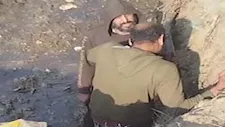  لحظة سرقة شخصين لكابلات الكهرباء بشبرا الخيمة -صور