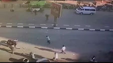 سائق متهور يدهس سيدة وموظفاً فى شارع بطل السلام بالفيوم -صور