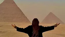 سلمى أبو ضيف بدون مكياج وياسمين عبدالعزيز أمام الأهرامات.. لقطات النجمات