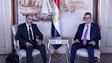 وزير التخطيط يبحث سبل التعاون مع الرئيس التنفيذي لوكالة الفضاء المصرية