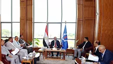 محافظ السويس يبحث مع أعضاء مجلسي النواب والشيوخ تحسين الخدمات والمرافق العامة