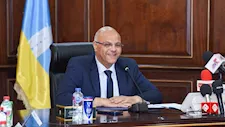 "رضا المواطن أهم من أموال المستثمر".. 6 رسائل من محافظ الإسكندرية أبرزها إتاحة رؤية البحر -صور
