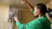 الشقق المغلقة.. 4 إجراءات تحافظ على عداد الكهرباء من السحب