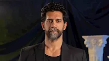 الفنان أحمد مجدي يحرر محضرًا ضد مالك معدات تصوير يتهمه بمحاولة اقتحام شركته