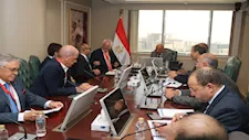 وزير الكهرباء يتابع مستجدات تنفيذ مشروع محطات الطاقة الشمسية بسيناء