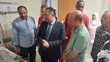 انقلب بهم الميكروباص وأصاب 10.. تضامن المنيا يتحرك لدعم متضرري حادث ملوي (صور)
