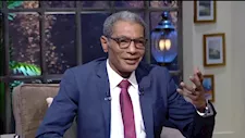 "نحّيتها جانباً لأفهم".. الشاعر أحمد بخيت يتحدث عن تفاسير القرآن الكريم 