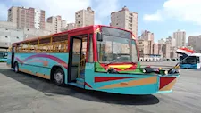 يضم 35 مقعدًا.. تحويل أتوبيس متهالك إلى طفطف سياحي يجوب الإسكندرية (صور)