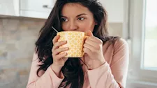 ماذا يحدث لجسمك عند شرب القهوة على معدة فارغة؟