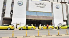 بالصور- محافظ أسيوط يتفقد اصطفاف 15 تاكسي جديد لتشغيلها بأسيوط الجديدة
