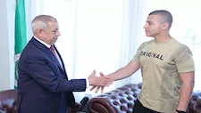 حمزة منسي يتفوق في الدبلومة الأمريكية ويواصل مشواره نحو الالتحاق بالكلية
