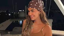 مي سليم وميس حمدان تخطفان الأنظار في شوارع اليونان