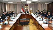 الصناعات المغذية للسيارات وزيادة الصادرات على طاولة وزير الصناعة