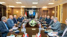 الإنتاج الحربي يبحث مع اقتصادية قناة السويس تعزيز الاستثمارات والمشروعات