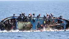 غرق مركب مهاجرين قبالة تونس.. فقدان 13 شخصًا وإنقاذ ناجيين