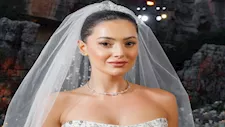 بتوقيع إيلي صعب.. أسعار إطلالات عائلة عاصي الحلاني في زفاف دانا