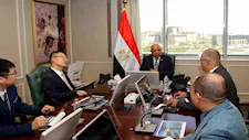 الكهرباء تبحث مع "هواوي" مستجدات مشروع تصنيع بطاريات التخزين محليًا