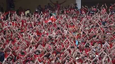 جماهير الأهلي تدعم لاعبي الفريق قبل مواجهة زد بالدوري (فيديو)