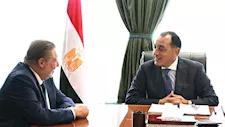 مدبولي ومحافظ البنك المركزي يبحثان خفض التضخم وزيادة التدفقات الدولارية