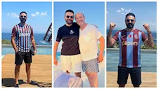 محمد كريم ينشر صورة عمرو أديب في أحدث ظهور من الساحل الشمالي