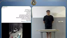 بسبب المزاح.. طالب يعتدي على شاب بالعصا أمام محل عمله بدمياط | فيديو