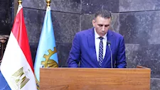 وزير العمل ومحافظ الغربية يسلمان عقود عمل وشهادات تدريب للشباب