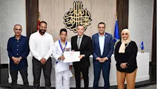  محافظ أسوان يكرّم مازن محمد بطل الجودو بعد فضية البطولة العربية