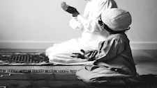 كيف تشجع طفلك على الصلاة بدون عنف؟.. أمين الفتوى ينصح