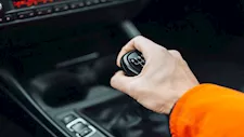 الأخطر على سيارتك.. عادات يومية يفعلها السائقون وتكلفهم آلاف الجنيهات