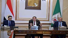 قيادات جامعة القاهرة تستقبل أوائل الثانوية العامة 2026.. صور 