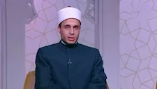 كيف وصلت مقتنيات الرسول إلى مسجد الحسين؟.. إمام المسجد يُجيب
