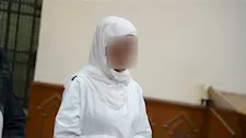 "أبوها مش عايز يعترف بها".. أم متهمة بإنهاء حياة طفلتها خنقًا في المنيا