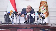 متى يجوز فصل الموظف؟.. وزير العمل يكشف ضوابط الجزاءات الجديدة