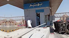 تصادم سيارة بمسار الأتوبيس الترددي في بهتيم.. والشركة توضح التفاصيل