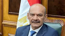 "بأجر رمزي".. محافظ السويس يوجه بتوفير ميني باص لنقل طلاب الجامعة