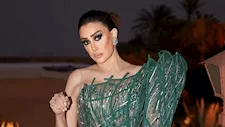 غادة عبدالرازق تستمتع بعطلتها الصيفية.. والجمهور: "الزلزال الحقيقي وصل"