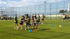"بقيادة طارق مجدي".. الكشف عن طاقم تحكيم مباراة بيراميدز وغزل المحلة في